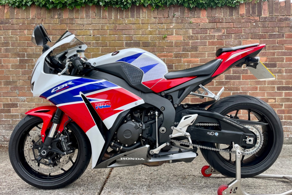 View HONDA CBR 1000 RR-F