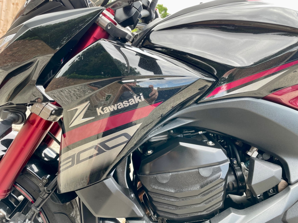 KAWASAKI ZR