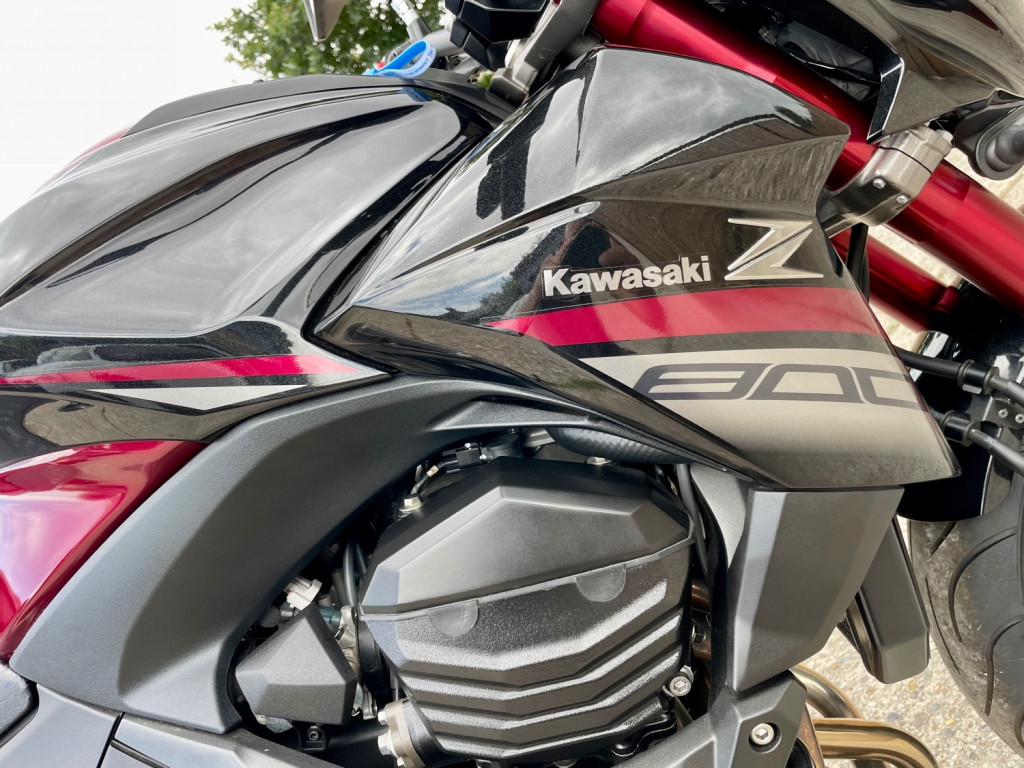KAWASAKI ZR