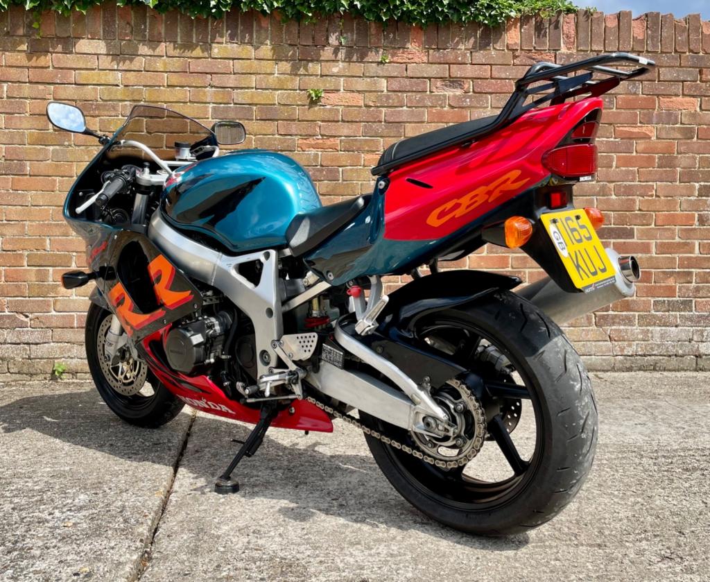 HONDA CBR900RR Fireblade