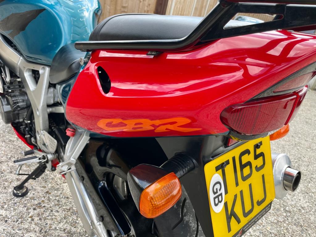 HONDA CBR900RR Fireblade