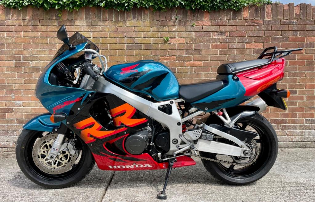 View HONDA CBR900RR Fireblade CBR900RR