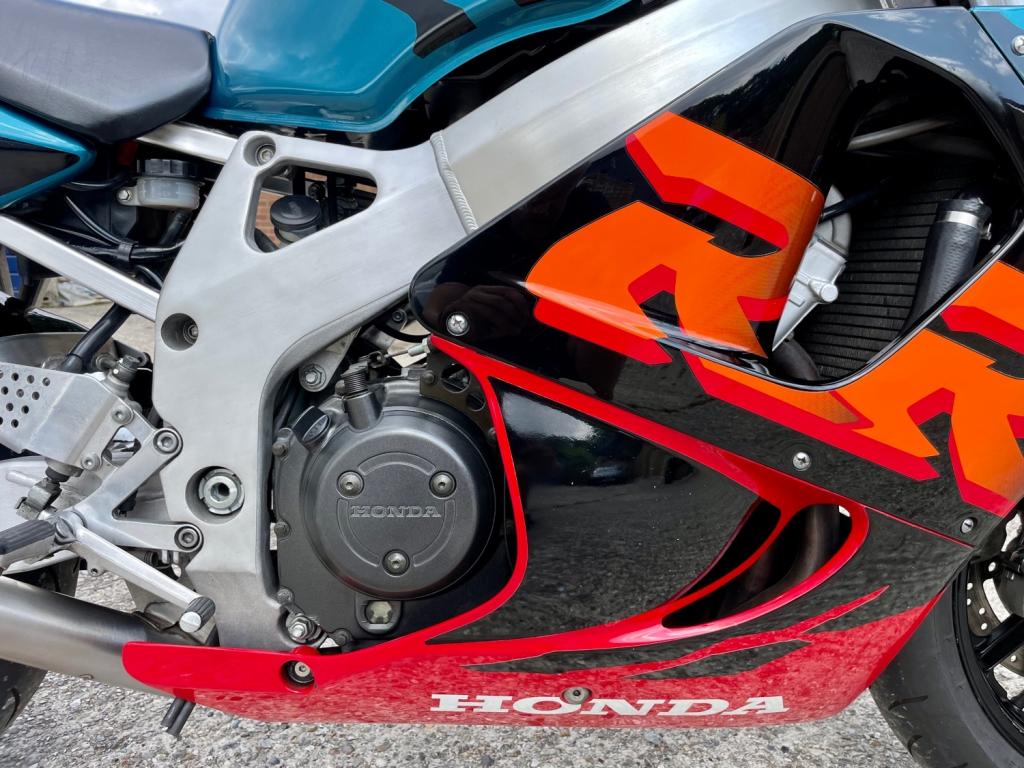HONDA CBR900RR Fireblade