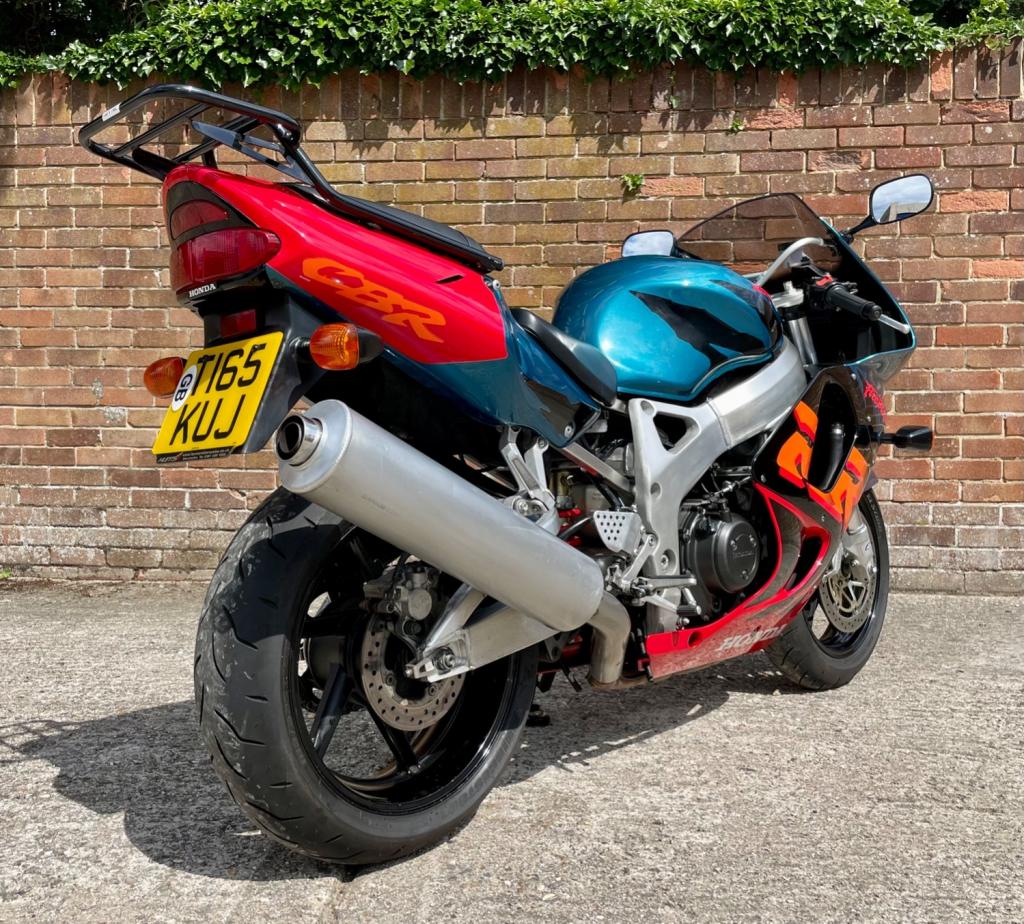 HONDA CBR900RR Fireblade