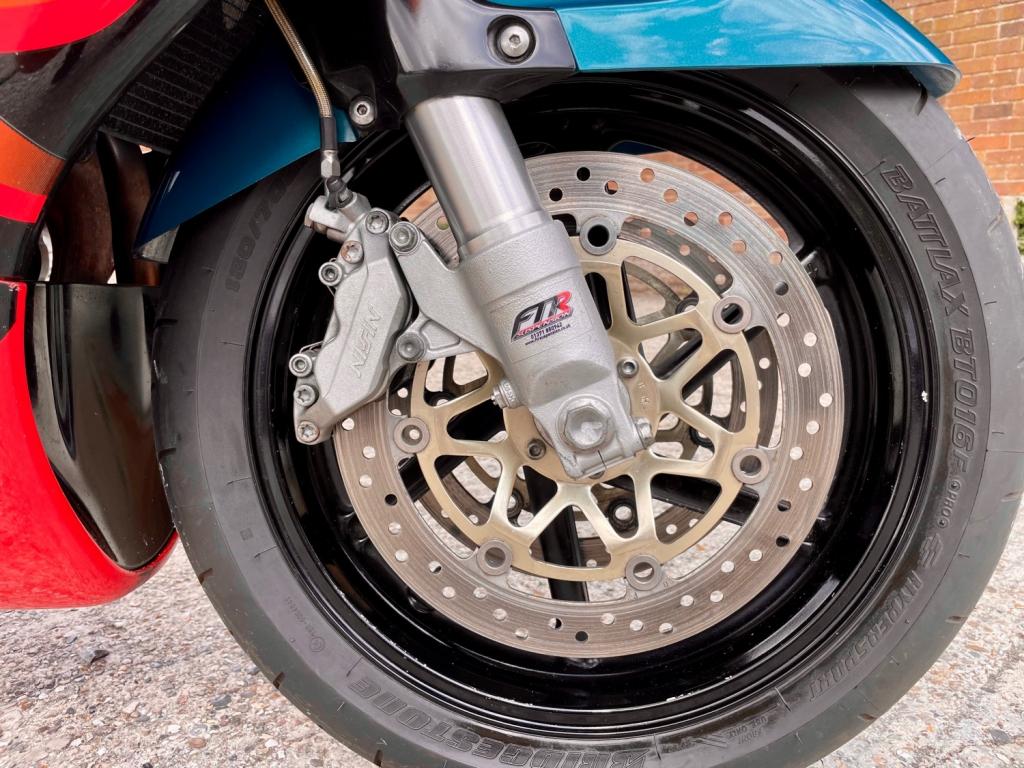 HONDA CBR900RR Fireblade