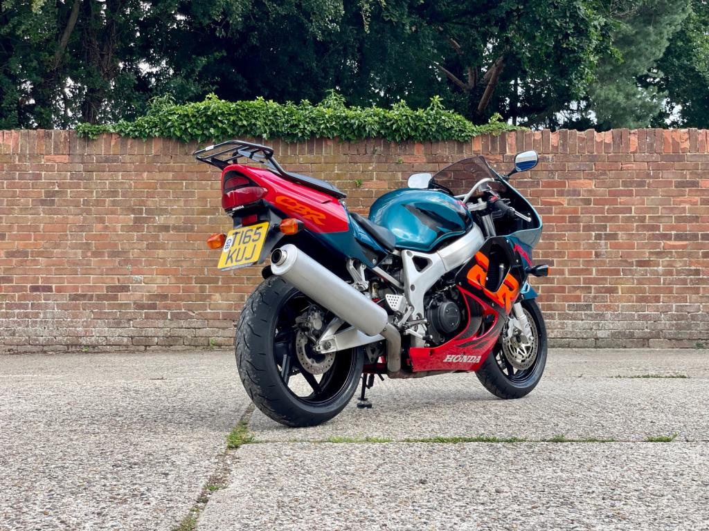 HONDA CBR900RR Fireblade