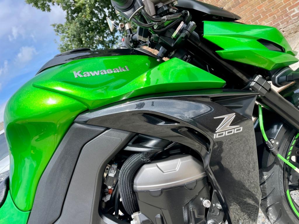 KAWASAKI ZR