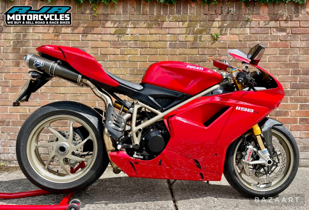 View DUCATI 1198 S