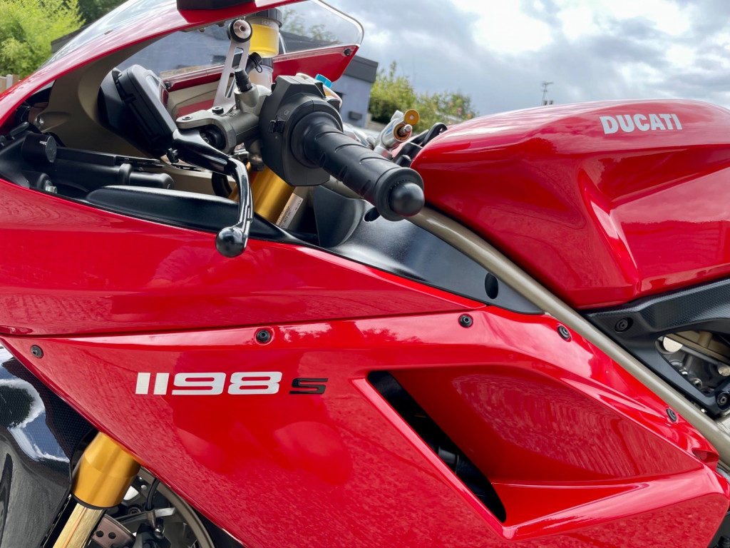 DUCATI 1198