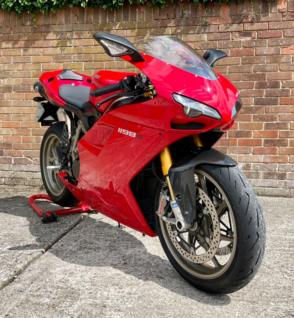 View DUCATI 1198 S