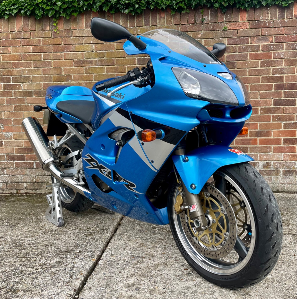 View KAWASAKI ZX 900 F2P