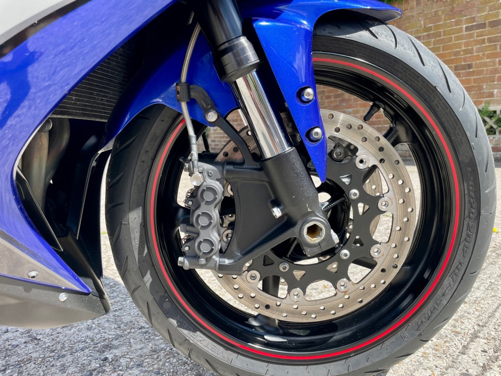 YAMAHA YZF