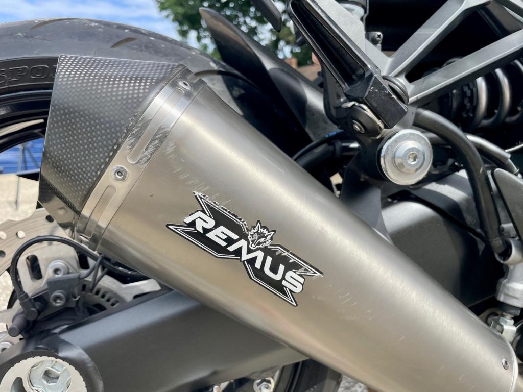 KAWASAKI ZR