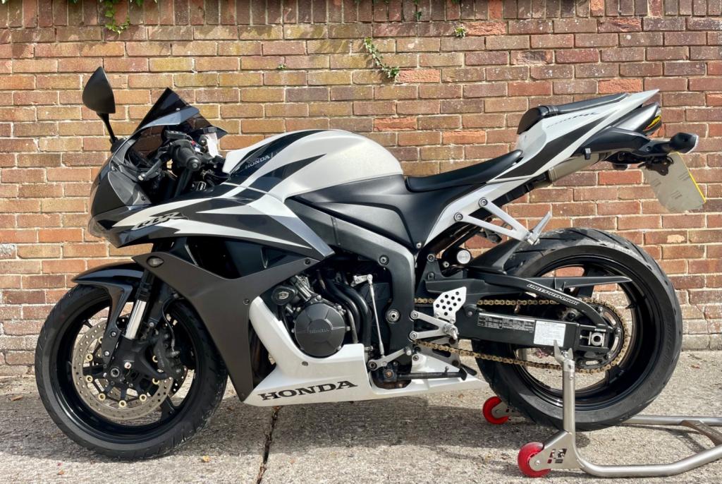 View HONDA CBR 600 RR-7