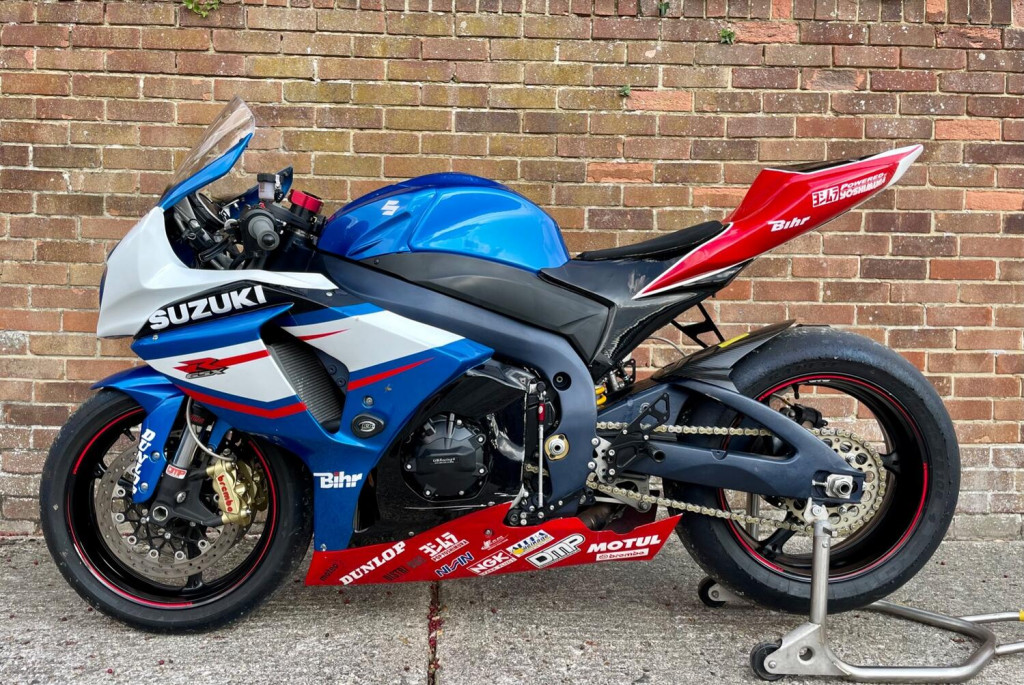 View SUZUKI GSXR1000 -