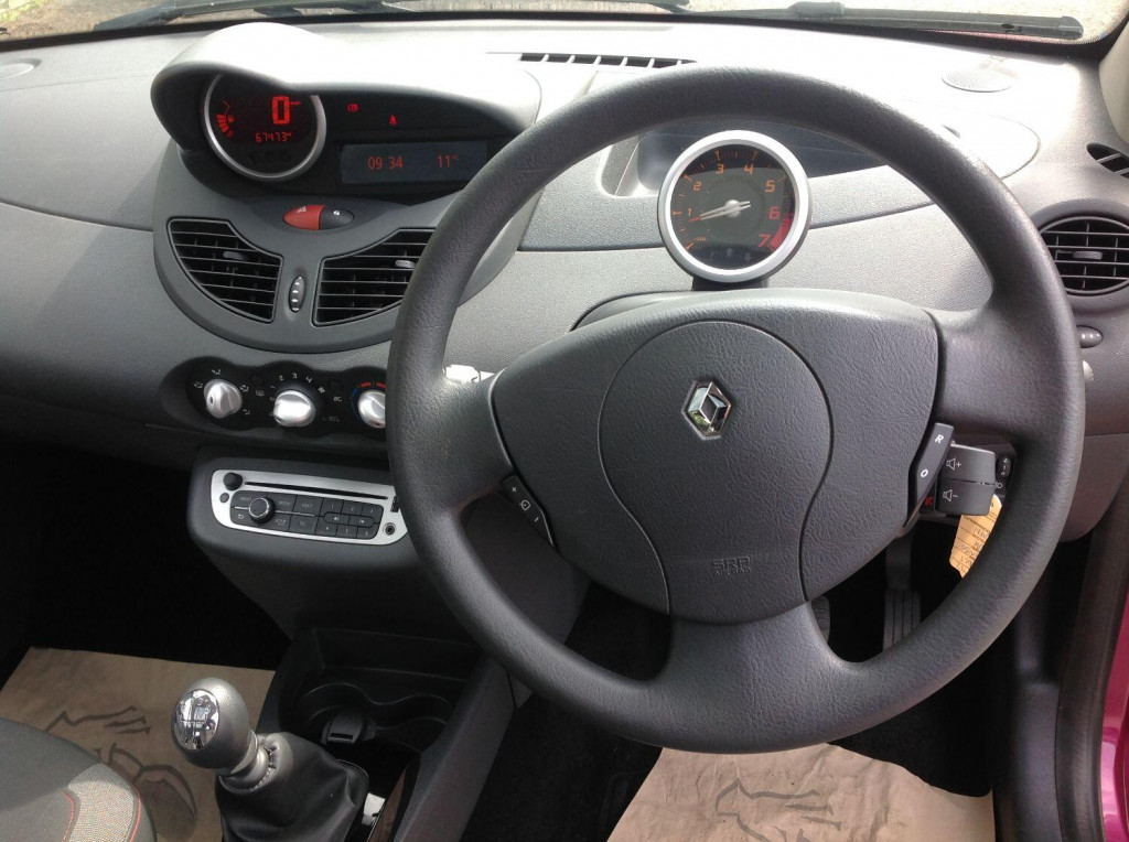 RENAULT TWINGO
