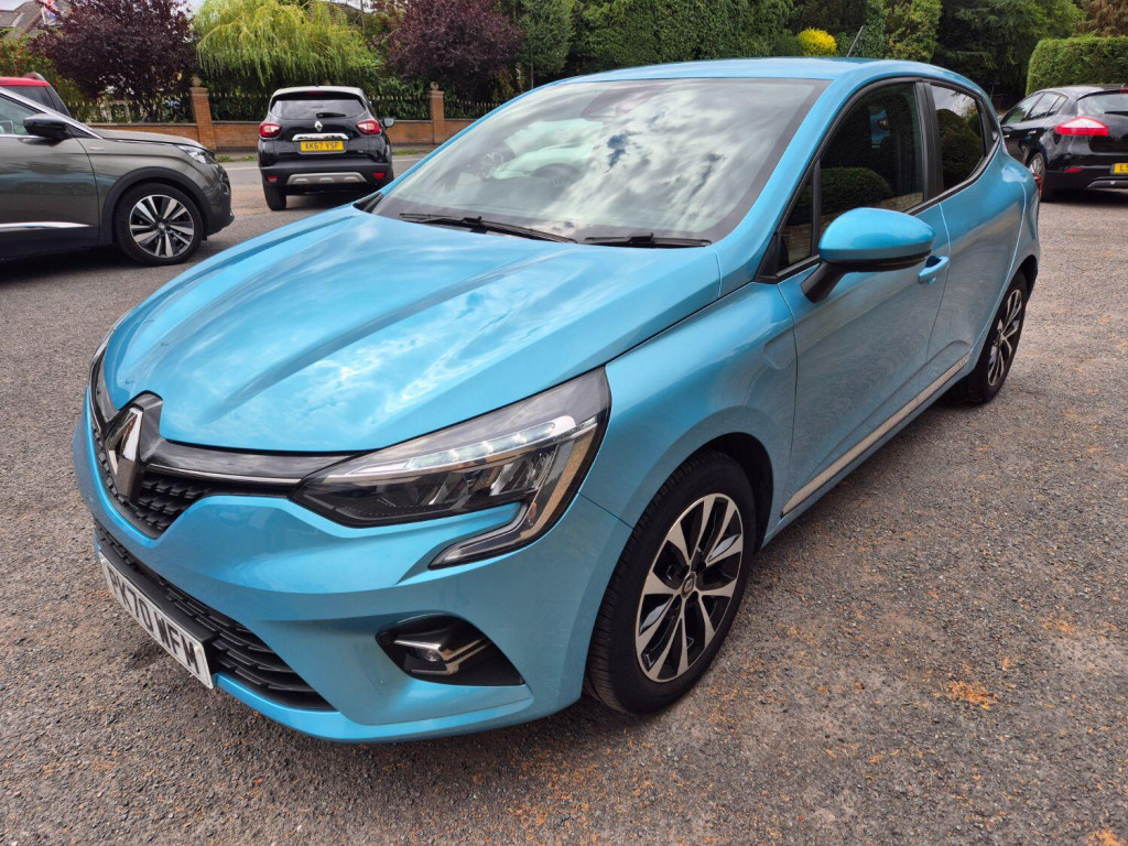 View RENAULT CLIO 1.0 Iconic TCe 100 Auto CVT