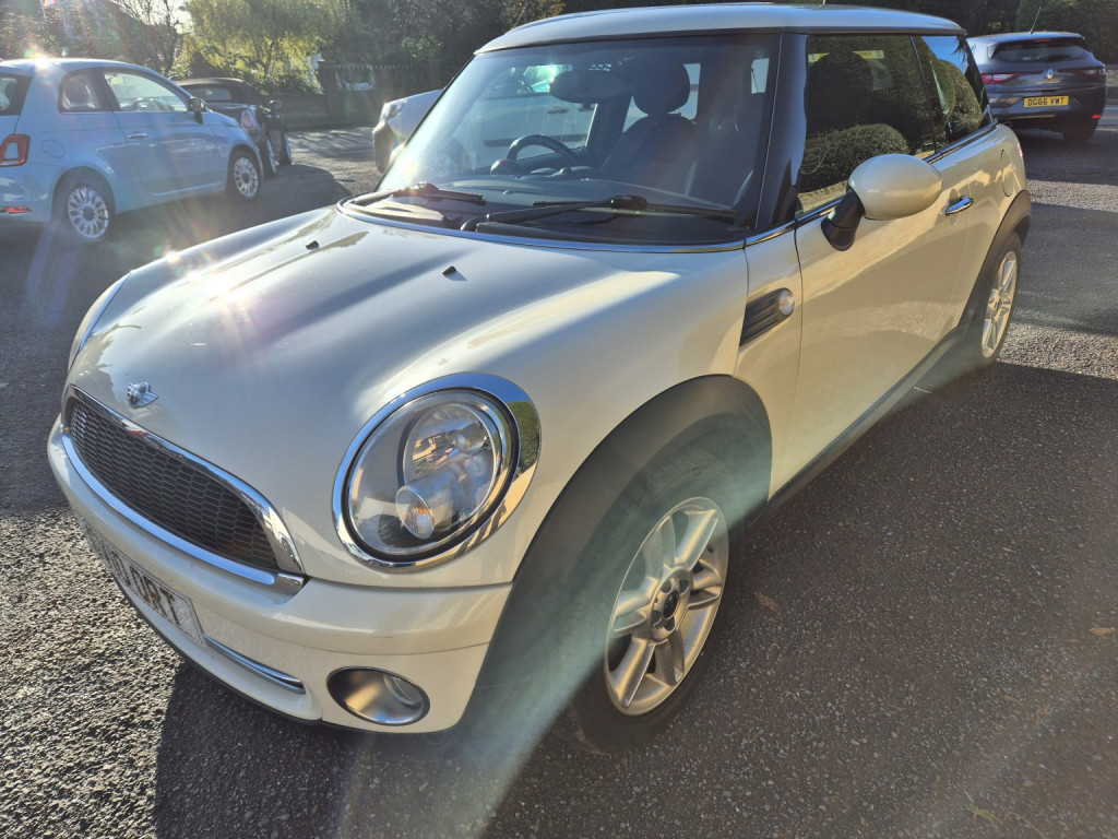 View MINI HATCH 1.6 Cooper Hatch