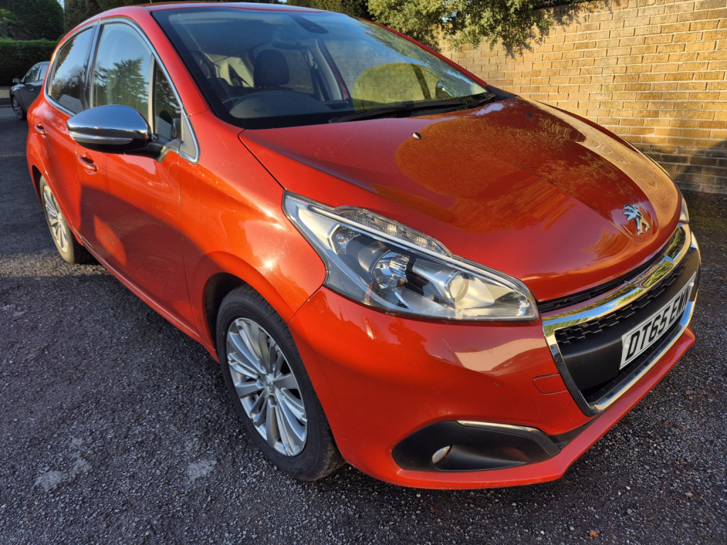 View PEUGEOT 208 1.2 PureTech Allure