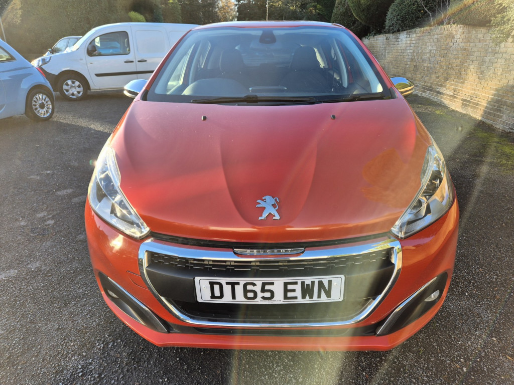 View PEUGEOT 208 1.2 PureTech Allure