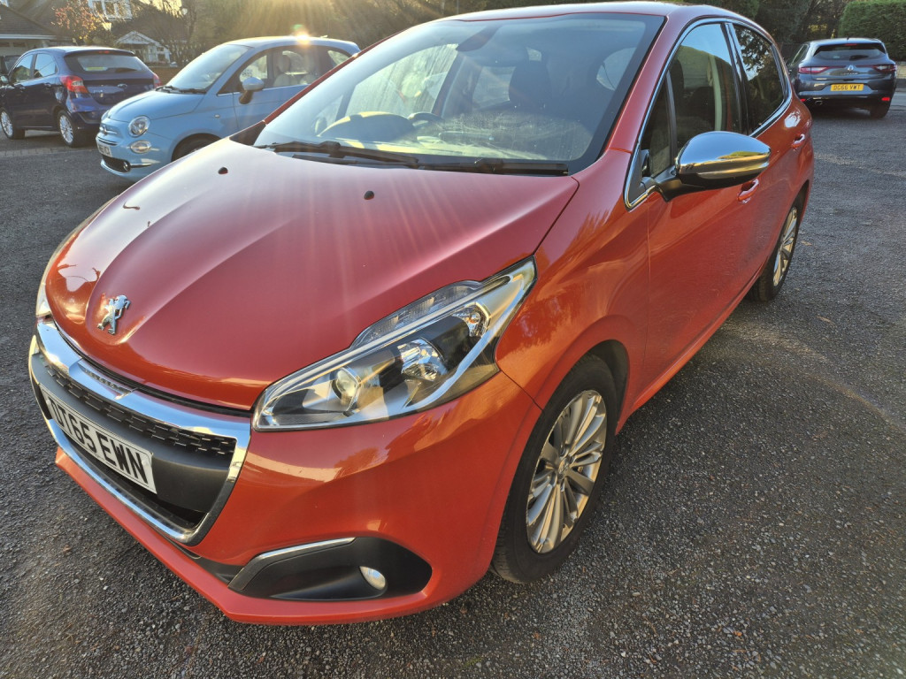 View PEUGEOT 208 1.2 PureTech Allure