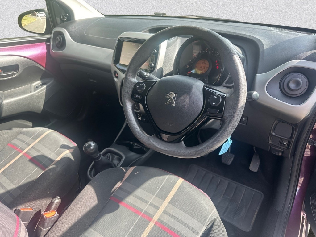 PEUGEOT 108