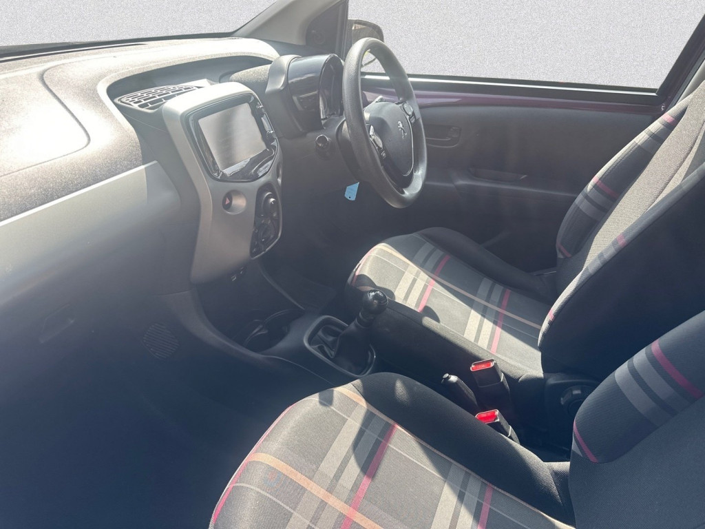 PEUGEOT 108