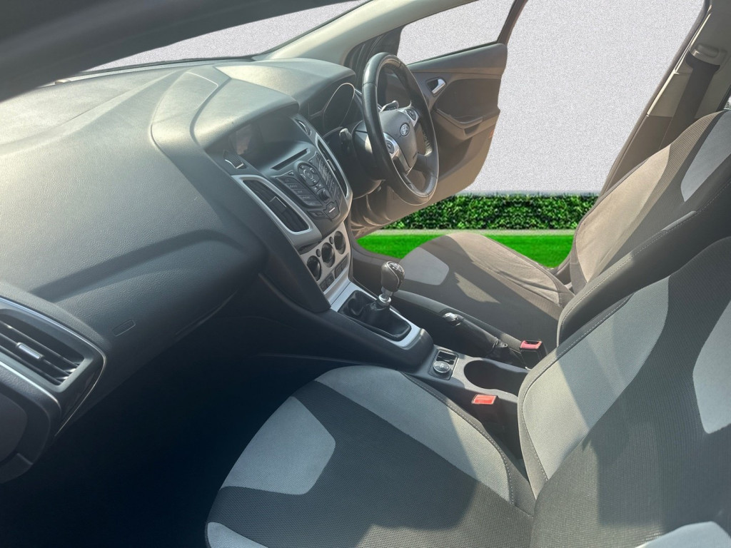 FORD FOCUS