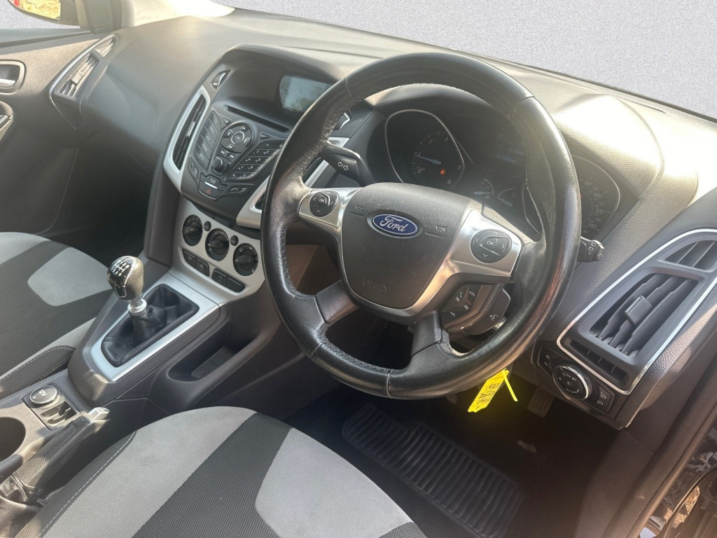 FORD FOCUS