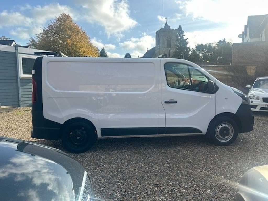 VAUXHALL VIVARO