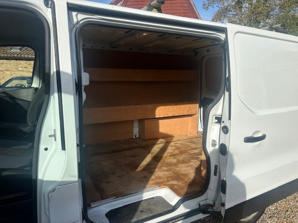 VAUXHALL VIVARO