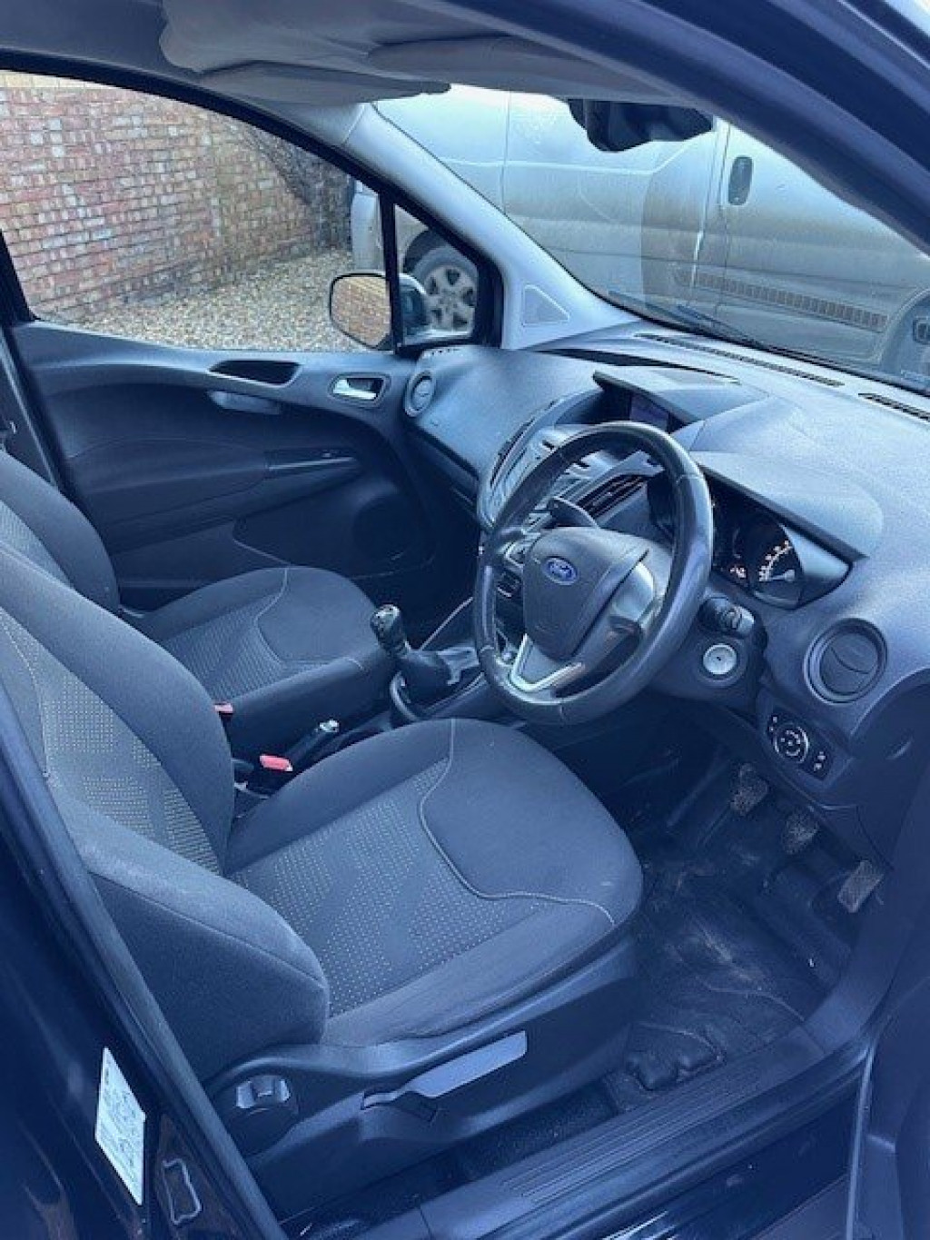 FORD TRANSIT COURIER