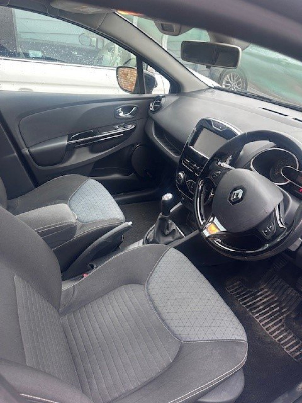 View RENAULT CLIO 0.9 TCe Dynamique S MediaNav