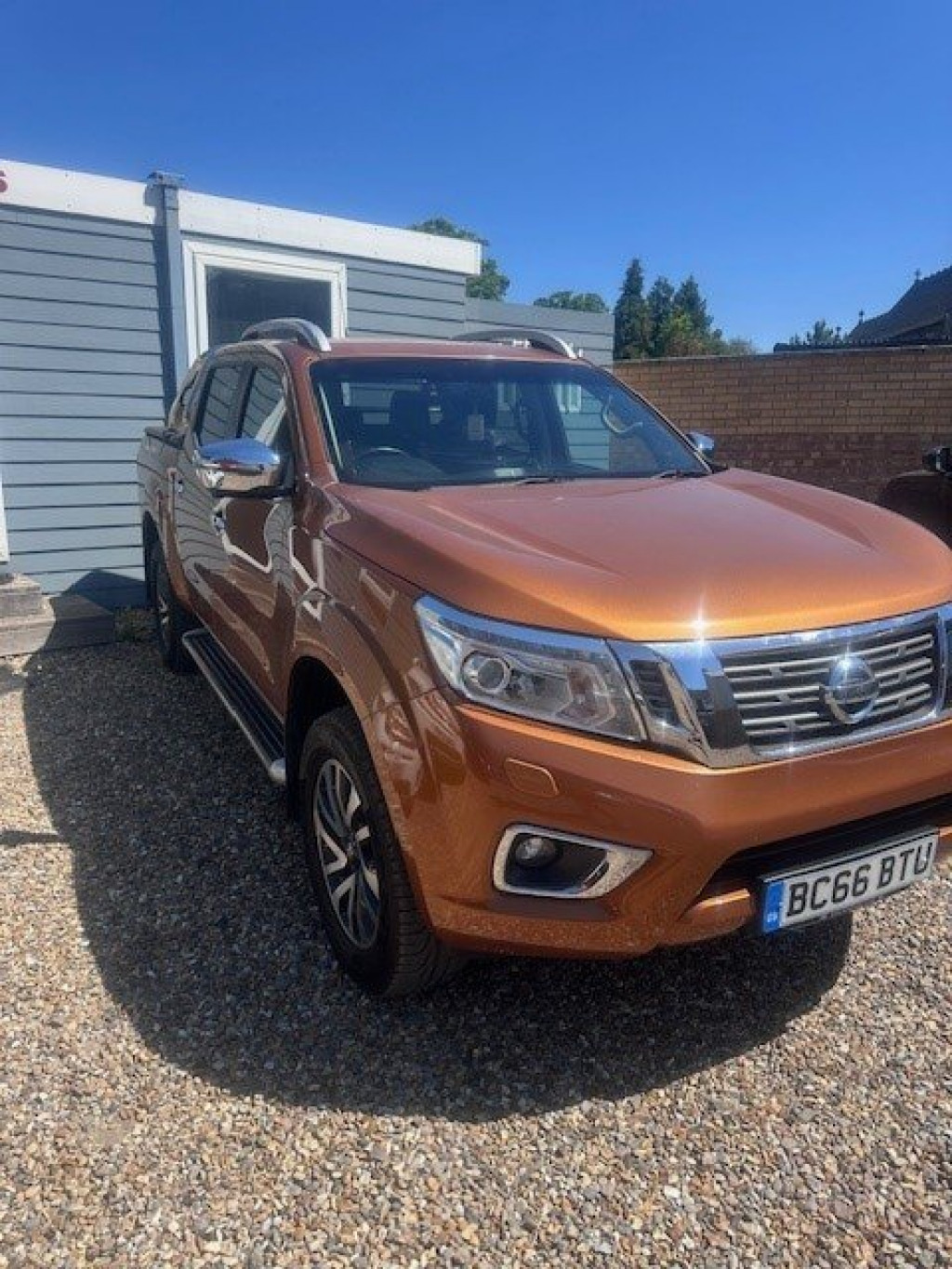View NISSAN NAVARA 2.3 dCi Tekna