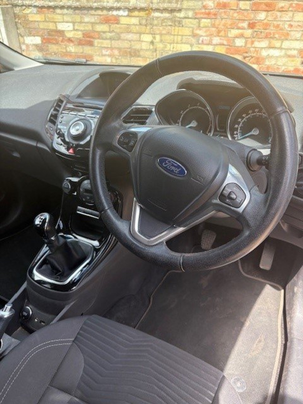 View FORD FIESTA 1.0 T EcoBoost Titanium