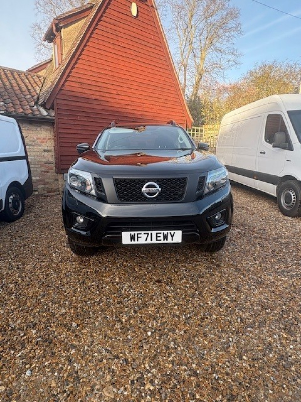 View NISSAN NAVARA 2.3 dCi N-Guard