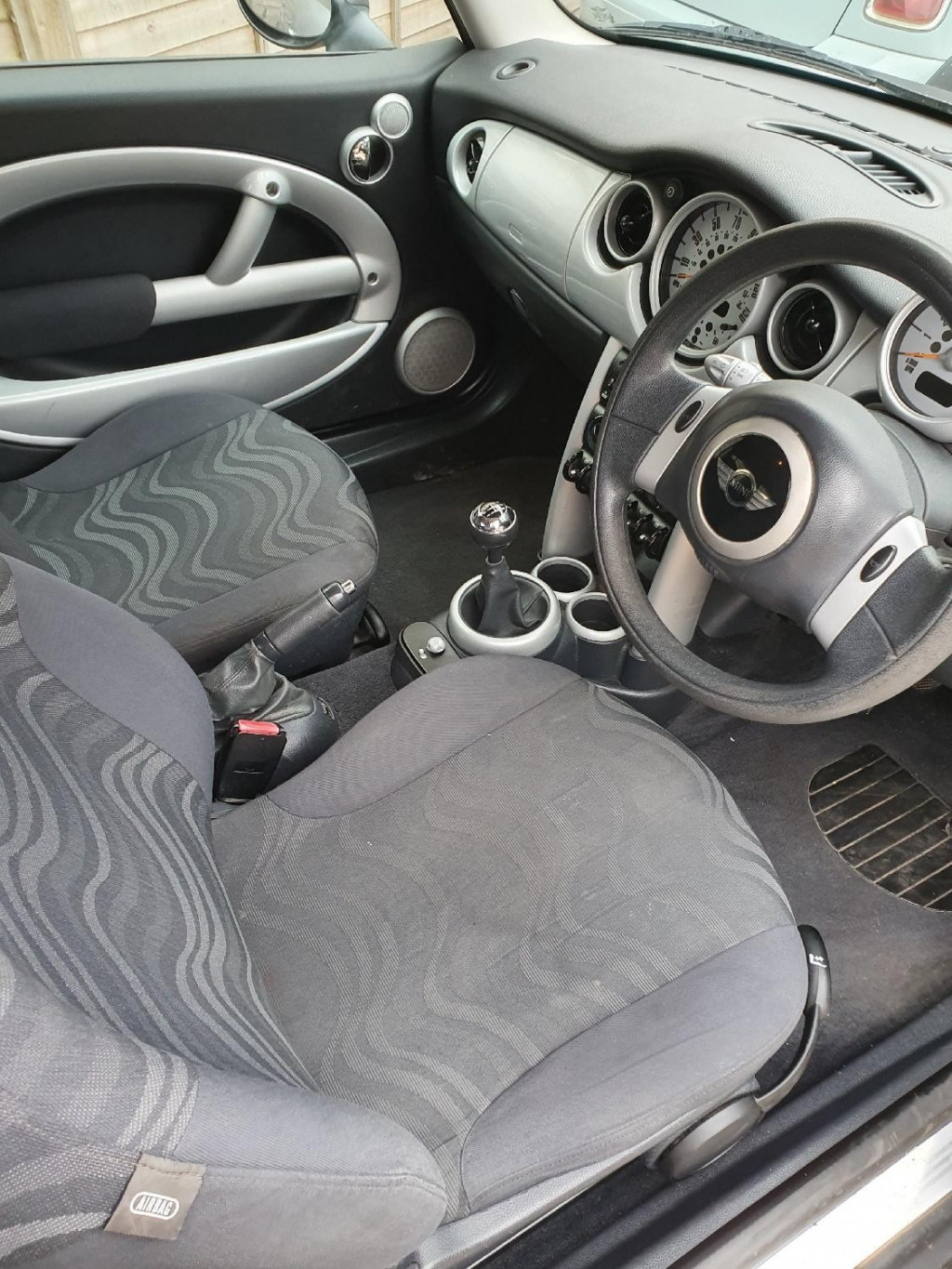 MINI HATCHBACK