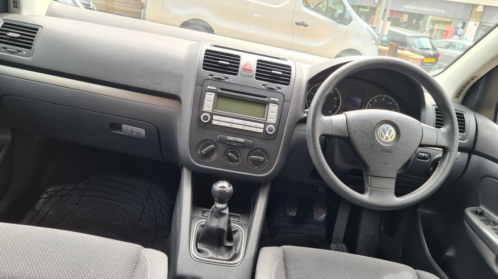 View VOLKSWAGEN GOLF FSi 114 SE