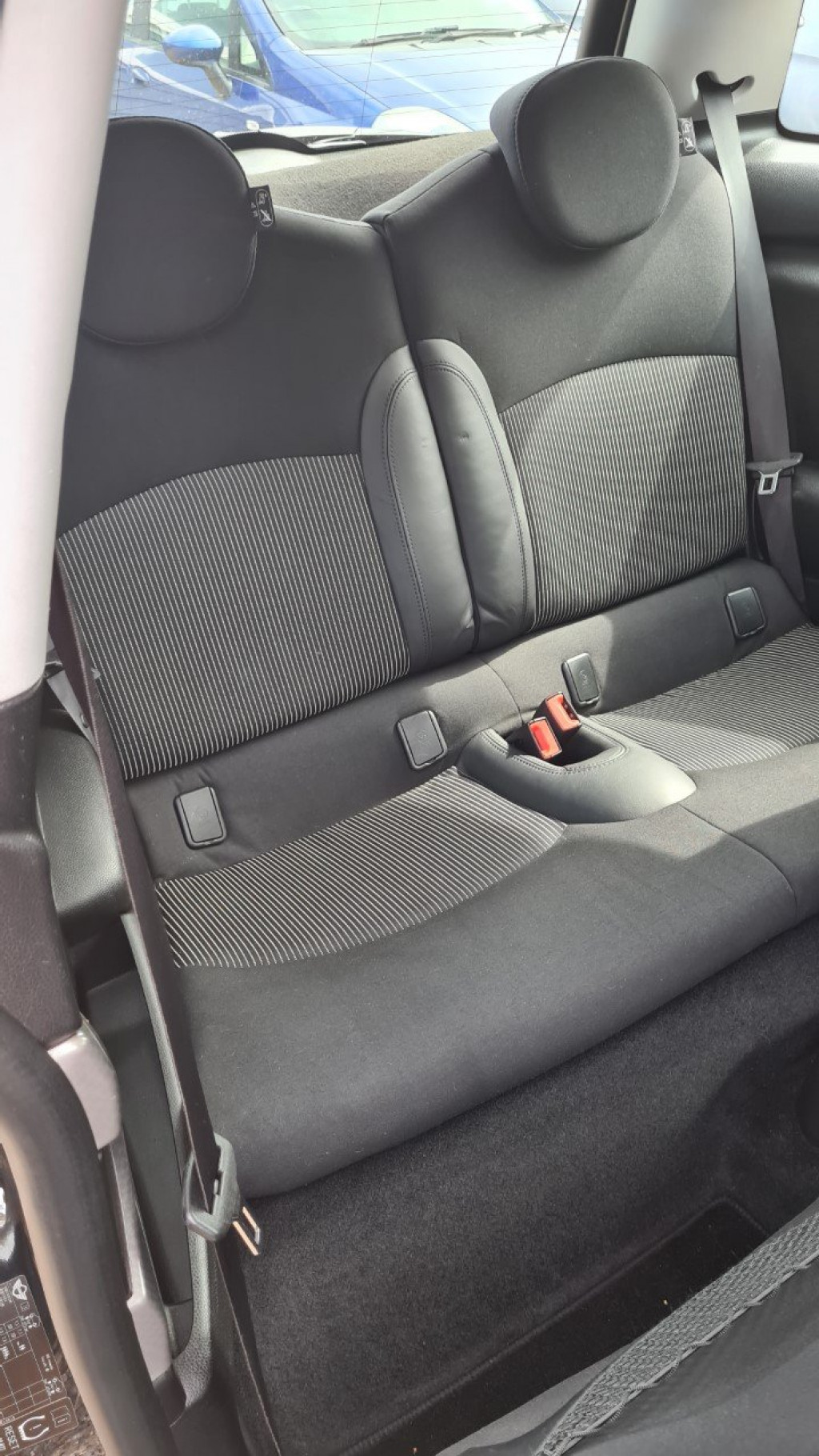 MINI HATCHBACK