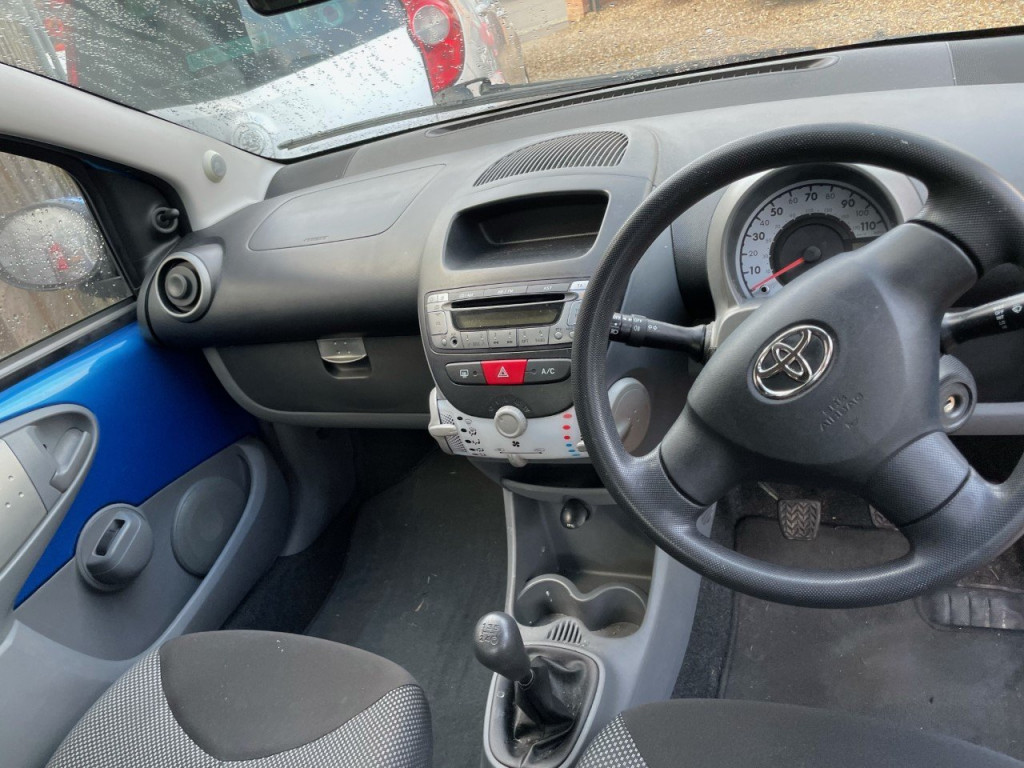 TOYOTA AYGO