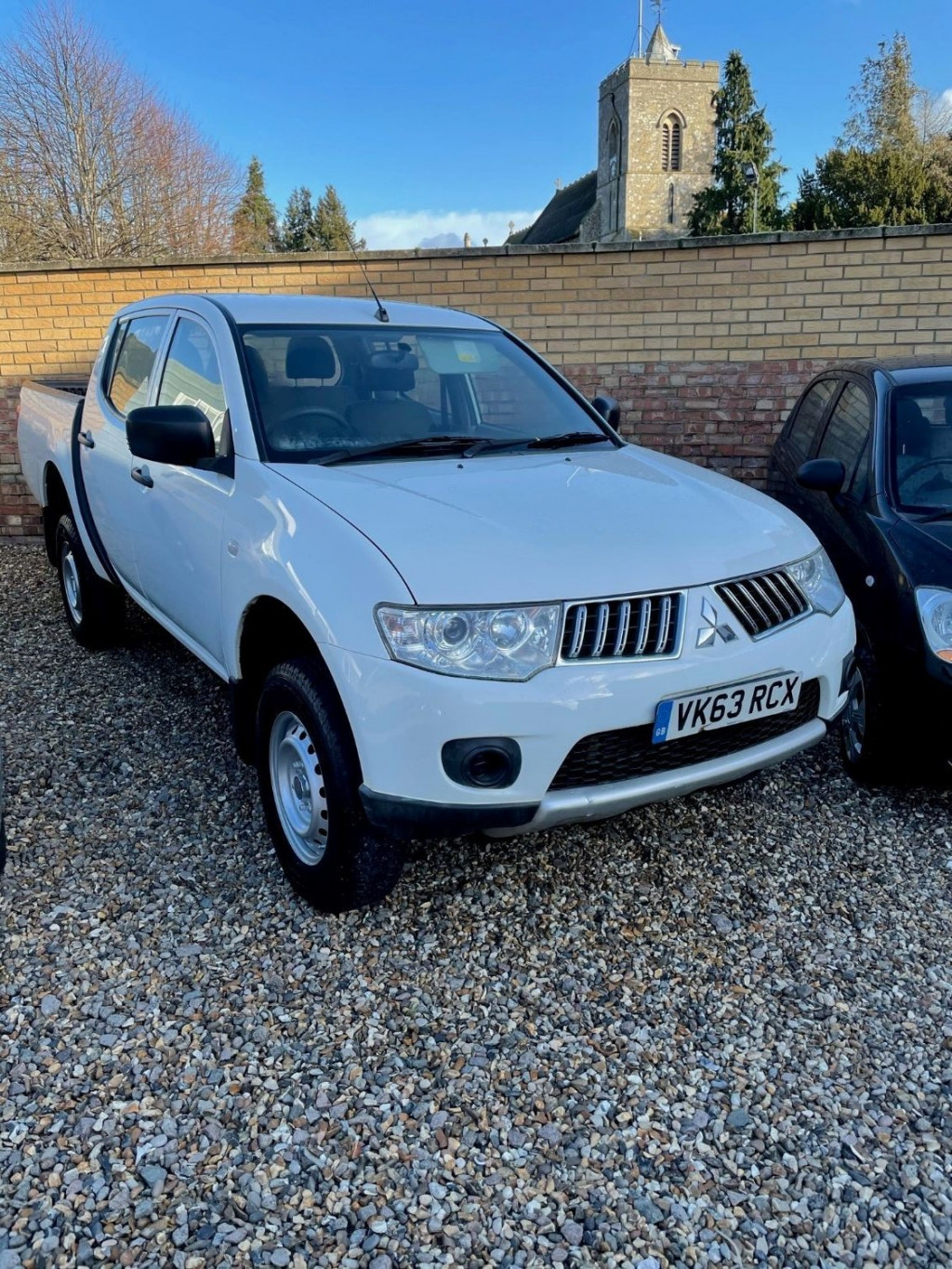 View MITSUBISHI L200 DI-D 4X4 4WORK LB DCB