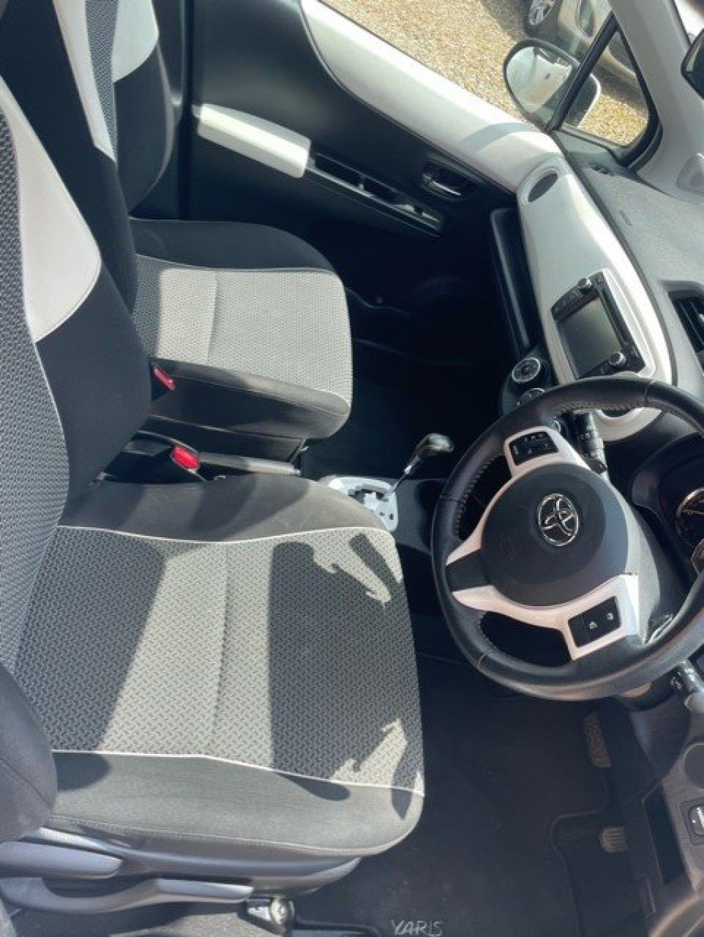 View TOYOTA YARIS VVT-I TREND