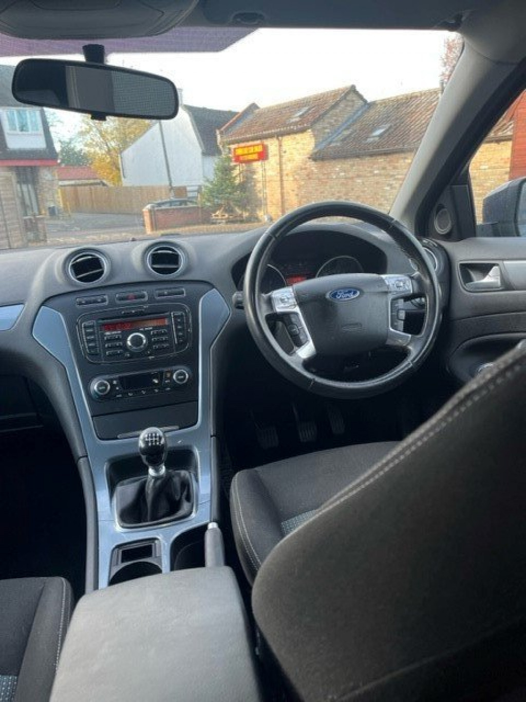 FORD MONDEO