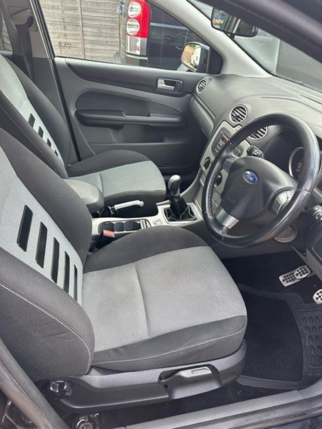 FORD FOCUS