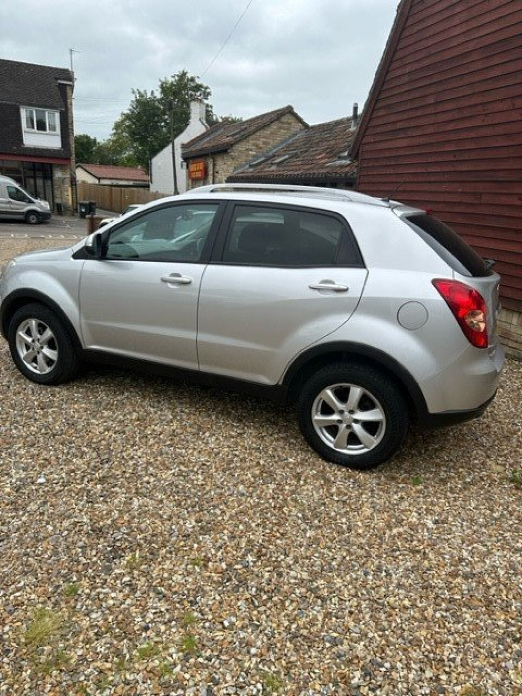 View SSANGYONG KORANDO ES