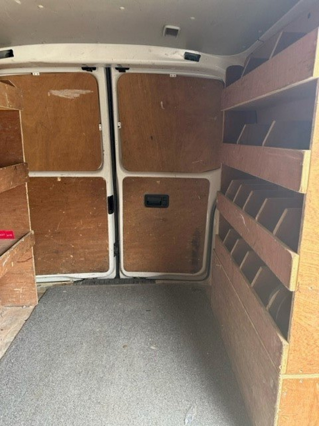 VOLKSWAGEN TRANSPORTER
