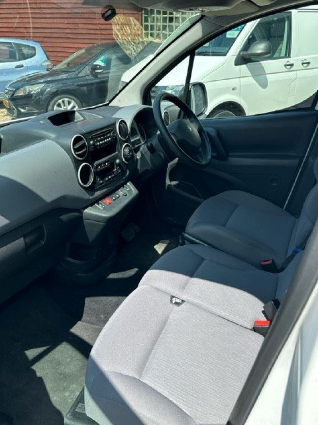 PEUGEOT PARTNER