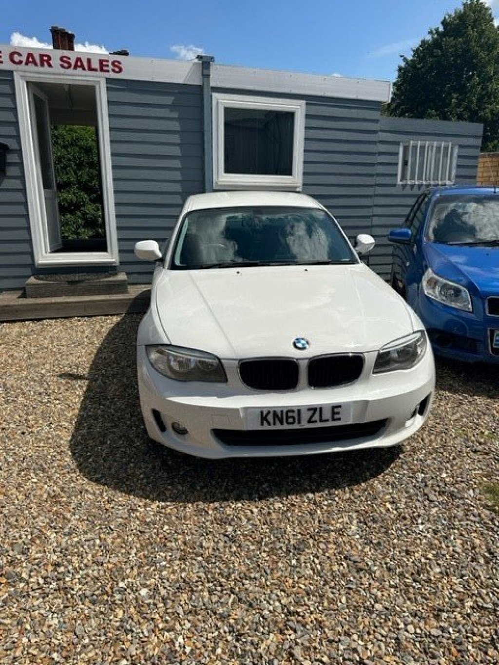 View BMW 1 SERIES 118D SPORT