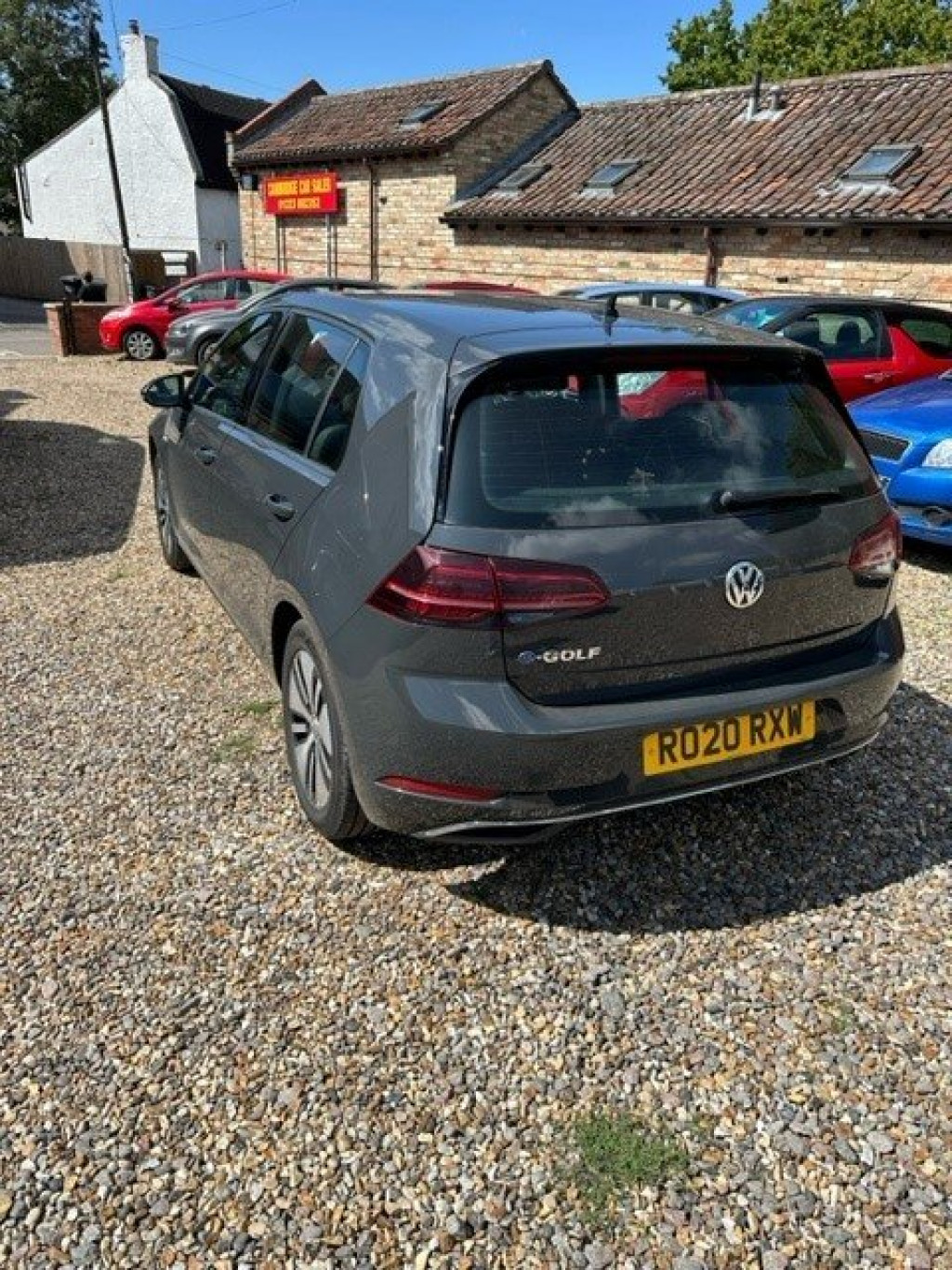VOLKSWAGEN GOLF
