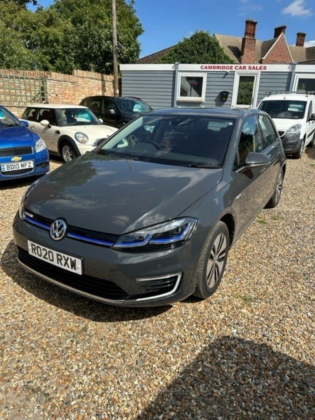 VOLKSWAGEN GOLF
